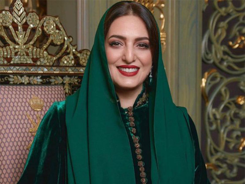 في ظهور نادر زوجة سلطان عمان تقوم بزيارة تفقدية لمركز رعاية الطفولة بمناسبة عيد الأم